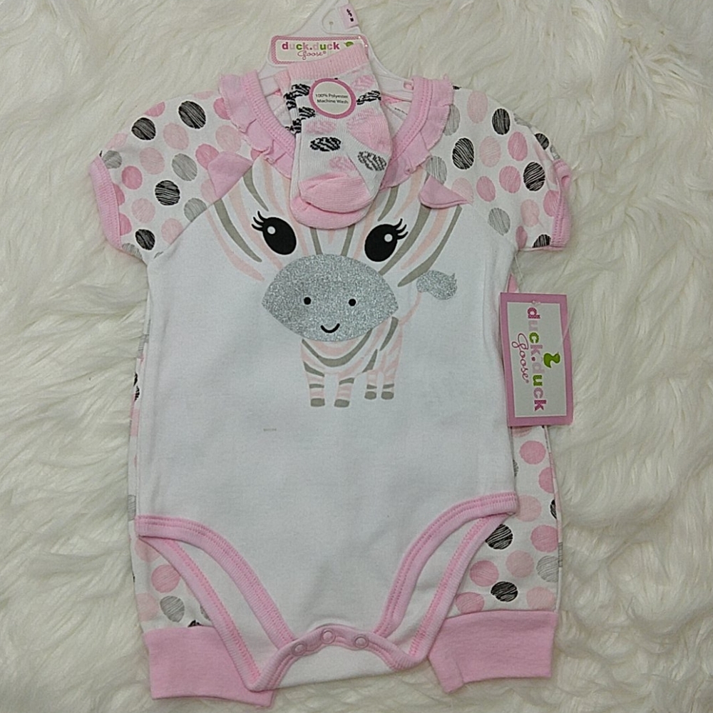 NWT✨Duck Duck Goose Girl's Zebra Three-Piece Set